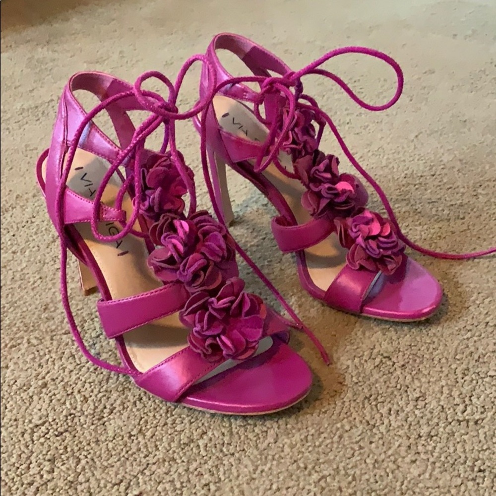 Gorgeous Via Spiga fuschia statement heels